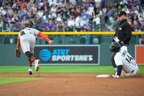 SF Giants running out of time to solve road woes, salvage playoff hopes
